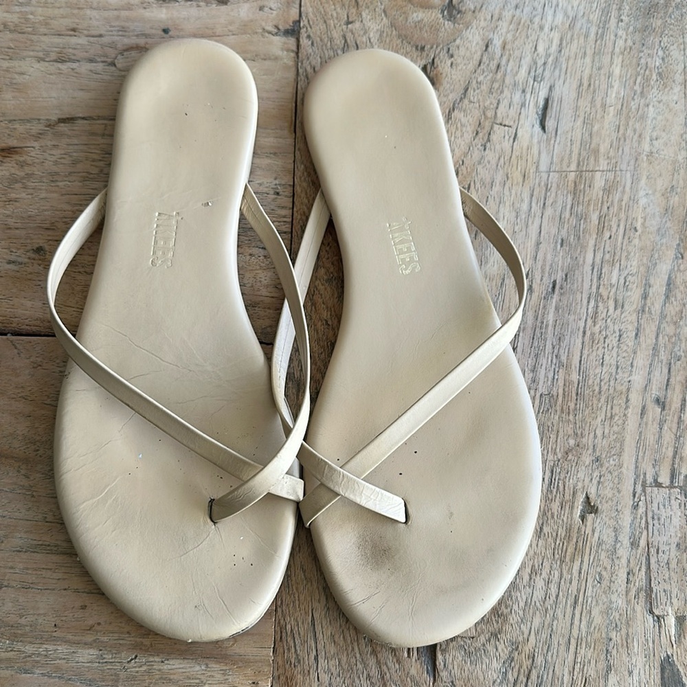🤎 TKEES Tan Flip Flops Sandals – Women’s Size 6 | Neutral Minimalist Wardrobe